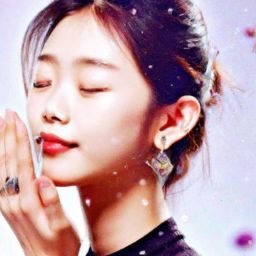 橄欖油的美容護膚功效及適用時機，為你揭秘?。═AGS：橄欖油、美容護膚、白天使用）