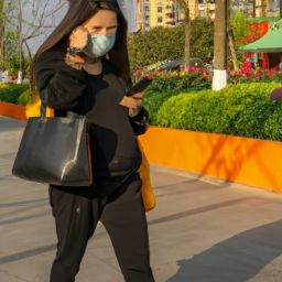 經(jīng)期可以做<strong>美容</strong>護膚嗎女生：揭秘真相，了解正確的護膚知識！